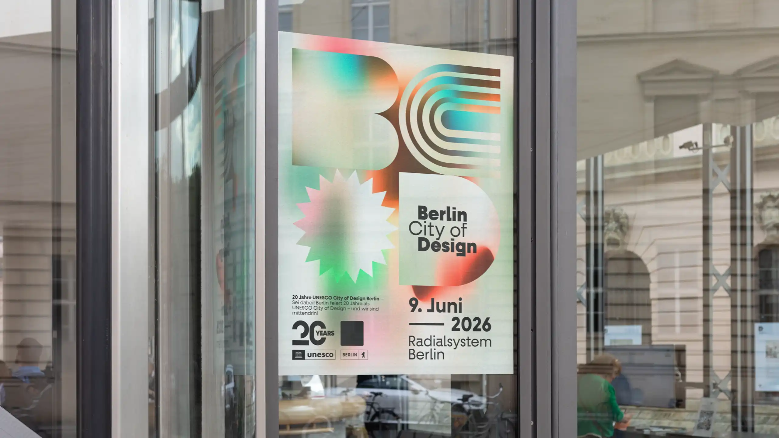 BCOD - Poster auf Glaswand